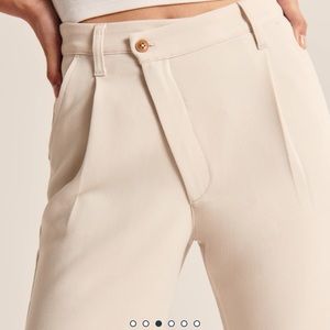 Abercrombie Tailored 90s Relaxed Pants in Cream